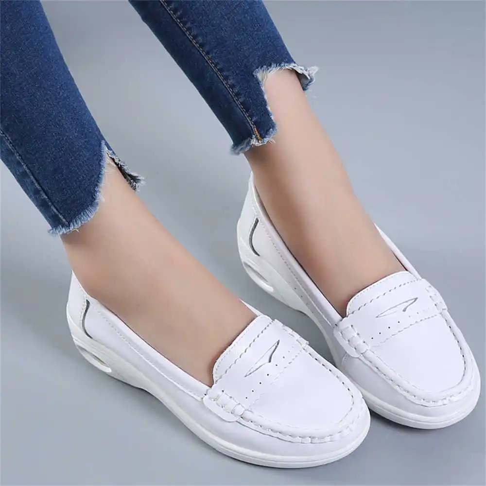 Thick Sole Slipon White Traine - огляд і ціна Information Technology Officer