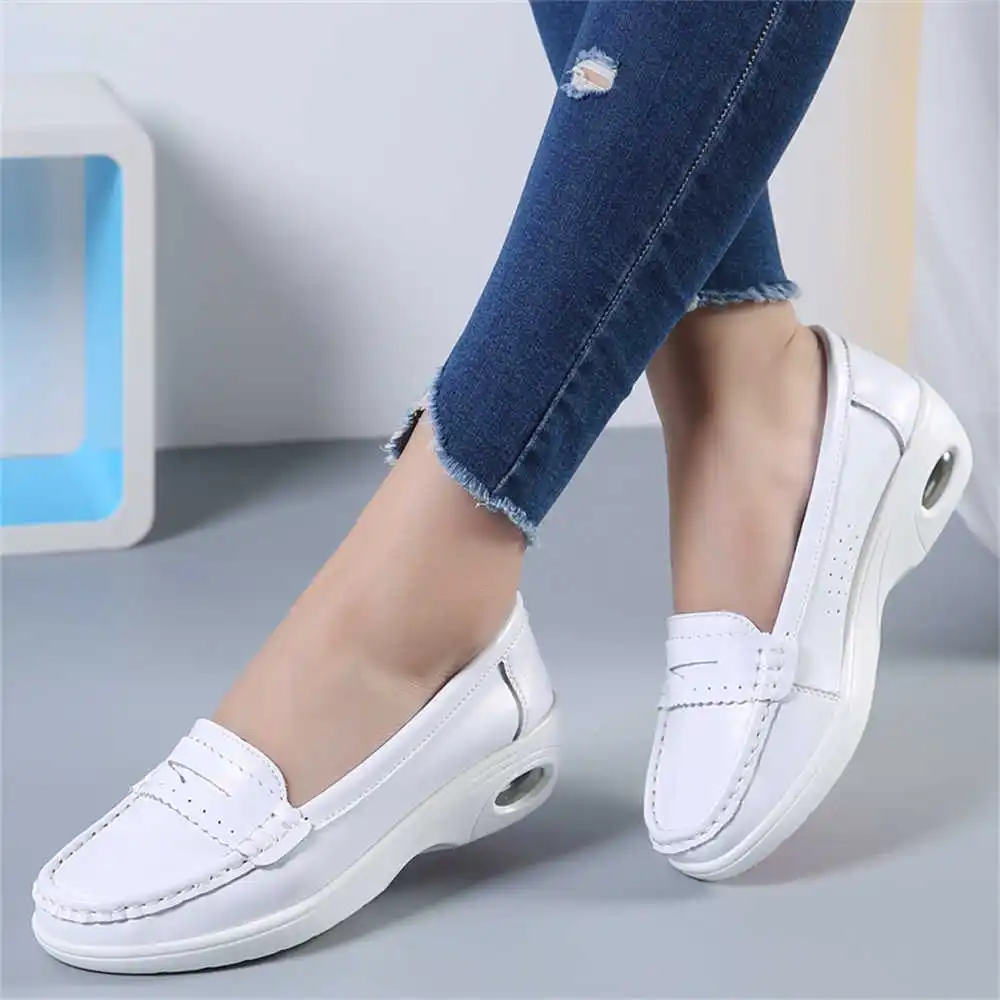 Thick Sole Slipon White Traine - огляд і ціна Information Technology Officer